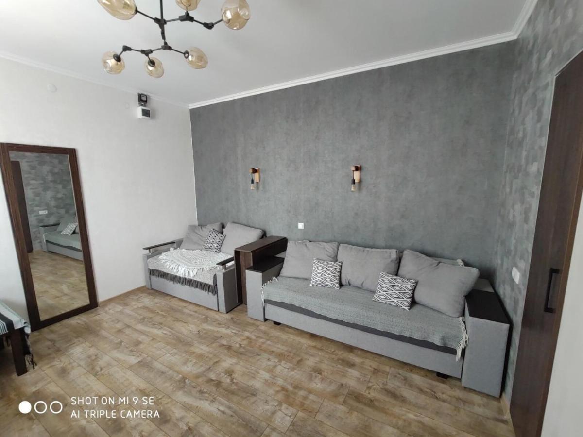 Однокімнатна Квартира-Студія Біля Парку Шевченка Apartment อิวาโน-ฟรานกิฟสเก ภายนอก รูปภาพ